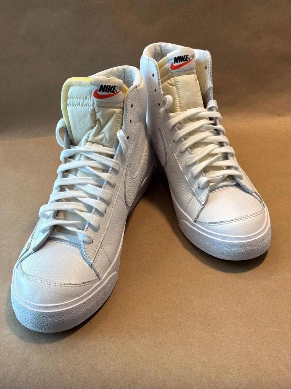 NWOB Nike Blazer Mid '77 Vintage Triple White Men’s Size 12 - Picture 3 of 10